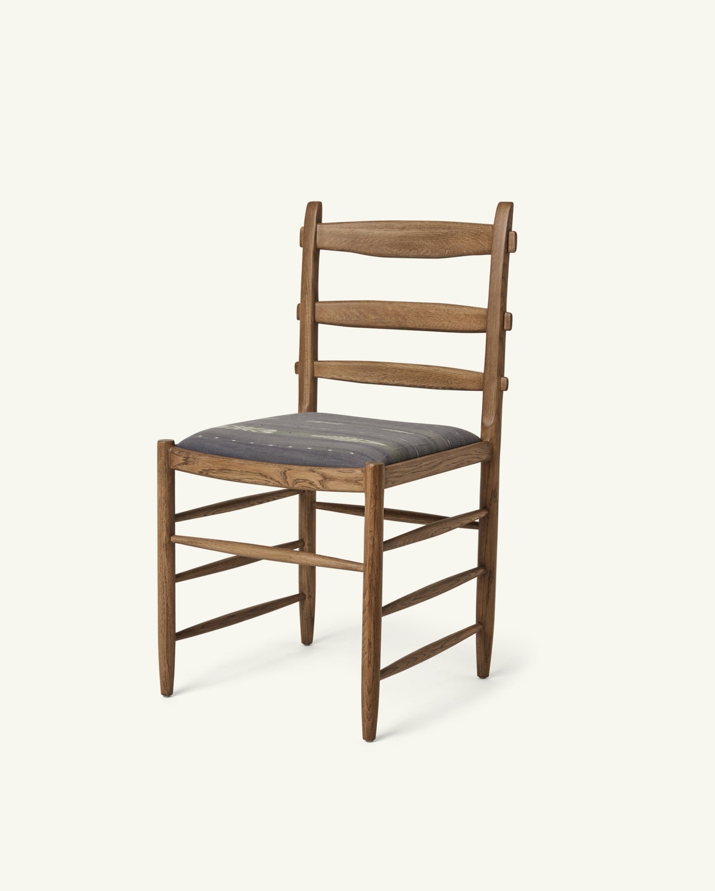 Tiga Dining Chair